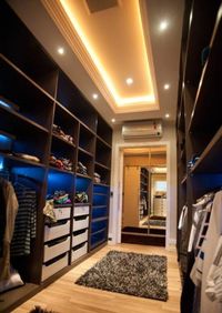 Большая открытая гардеробная комната с комбинированным наполнением Воронеж